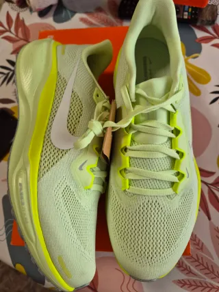 Zapatillas Nike Hombre Talla 42,5 Verde y Amarillo