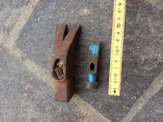 Lotto 2 antichi martelli