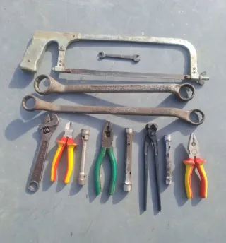 Lote de herramientas manuales