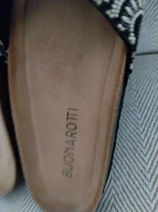 Sandalias BUONAROTTI negras y blancas