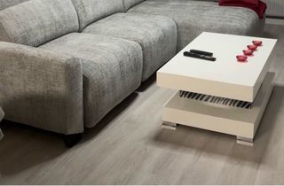 Mesa de centro blanca y negra diseño moderno