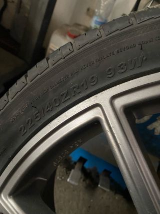Llantas 19 con neumáticos