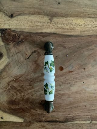 Tiradores cerámica blanco hojas verdes