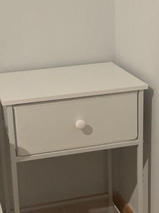 Mesita de noche blanca metal y madera