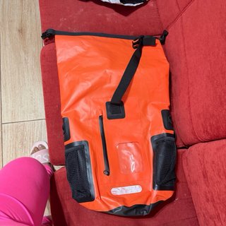 Mochila impermeable naranja