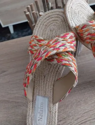 Sandalias NalaIm verano beige multicolor