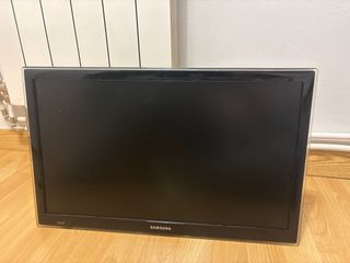Samsung Smart TV 22 UE22ES5400 (mando + cables)