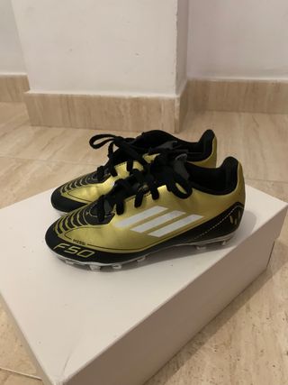 Botas de fútbol Adidas Messi F50 Doradas talla 30