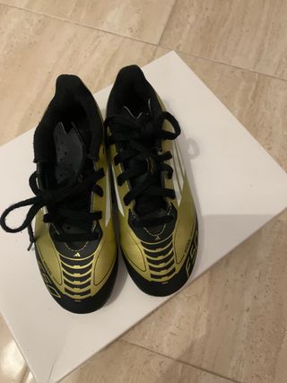 Botas de fútbol Adidas Messi F50 Doradas talla 30