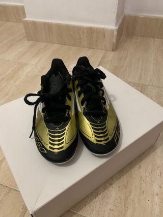 Botas de fútbol Adidas Messi F50 Doradas talla 30