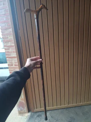 Bastón artesano con cabeza de galgo
