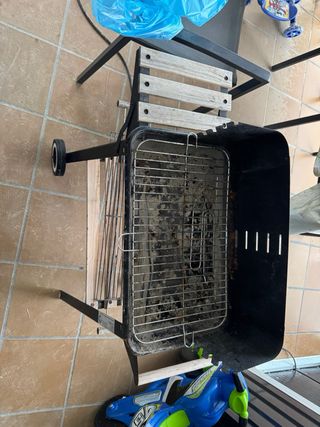 Barbacoa de carbón negra