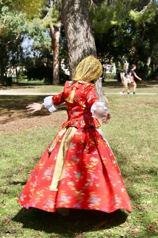 Traje Fallera rojo 3-5 Años con cancan y gorro