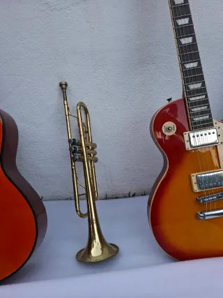 Lote strumenti musicali: Chitarra, Tromba, C