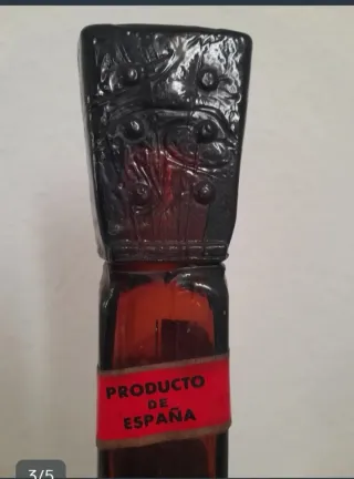 Botella antigua, guitarra ,Harmony Cream Sherry