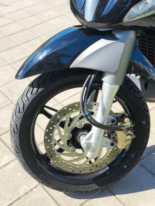 Piaggio Beverly 350 Sport Touring Negra