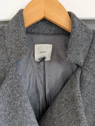 Talla M Hakei - Abrigo Cruzado Gris