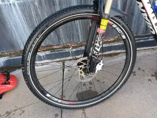 Bicicleta de Montaña Giant de 29 doble suspensión