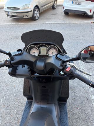 Kymco Superdink 125i Maxi Scooter