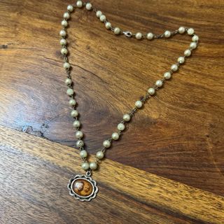 Collar vintage con camafeo