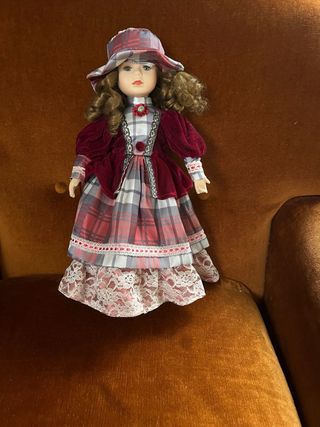 Muñeca de porcelana vintage