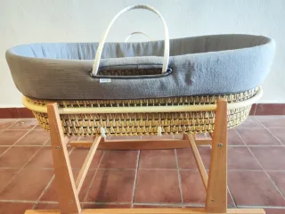 Capazo balancín mimbre bebé