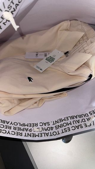 Chándal Lacoste Beige Nuevo con sus etiquetas.