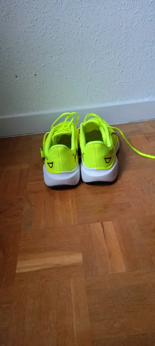 Zapatillas de running amarillas