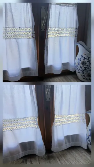 2 tende in misto lino con un elaborato ricamo