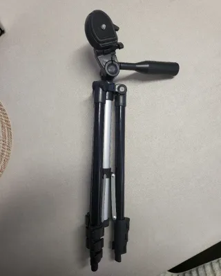 Cámara Nikon D3200 + Tripode + Accesorios.