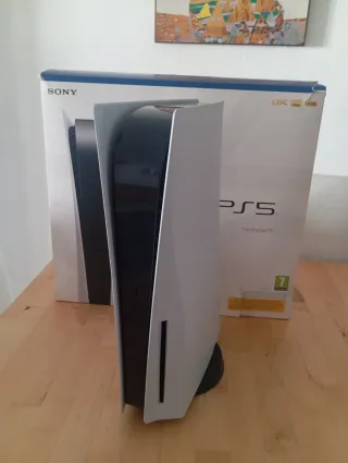 PlayStation 5 + 2 controller + cuffie Pulse 3D