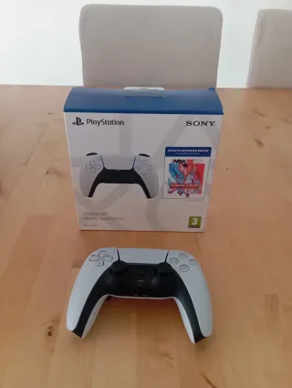 PlayStation 5 + 2 controller + cuffie Pulse 3D