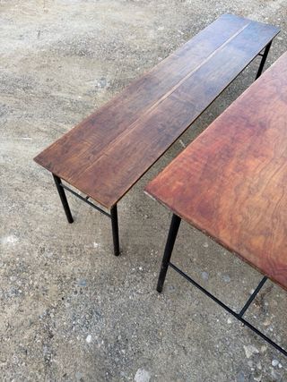Mesa y bancos de madera