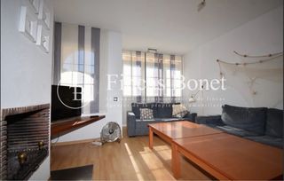 2 Sofás de tela y mesas de centro