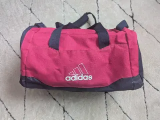 Borsa sportiva Adidas rosa e nera