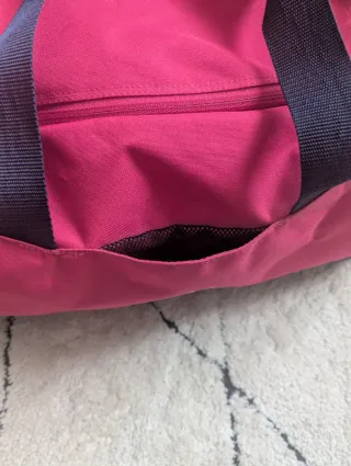 Borsa sportiva Adidas rosa e nera
