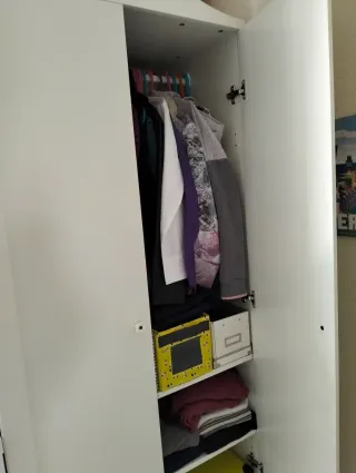 Armario y estantería HENSVIK IKEA