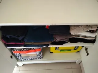 Armario y estantería HENSVIK IKEA