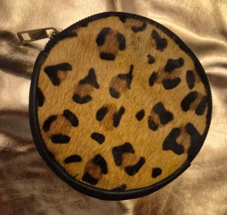 3 Bolso piel leopardo y negro, monedero y bolso