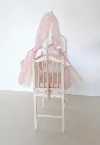 Barbie Krissy Bedtime Baby 2000 cuna cama bebe