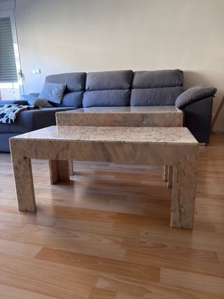 Tavoli centrali in marmo