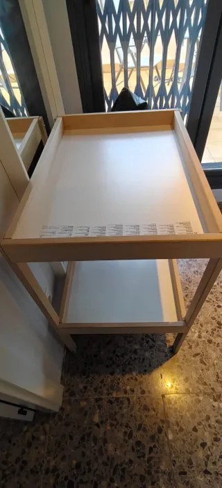Cambiador de madera Ikea