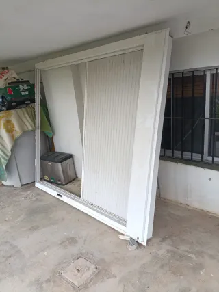 Ventana aluminio con persiana