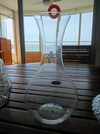 Juego 2 decantadores y botella cristal labrado