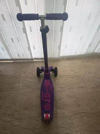 Patinete Micro Maxi Deluxe LED Morado