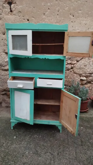 Alacena antigua madera y cristal