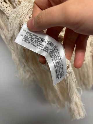 Poncho tejido crochet flecos beige talla M