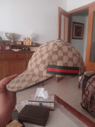 Gorra Gucci Marrón con Tiras Verdes y Rojas
