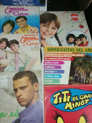 Liquidación de 700 vinilos - Entrega en León