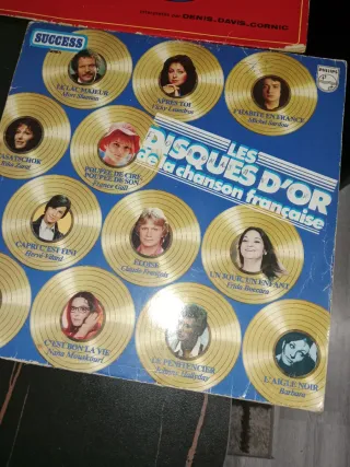 Liquidación de 700 vinilos - Entrega en León